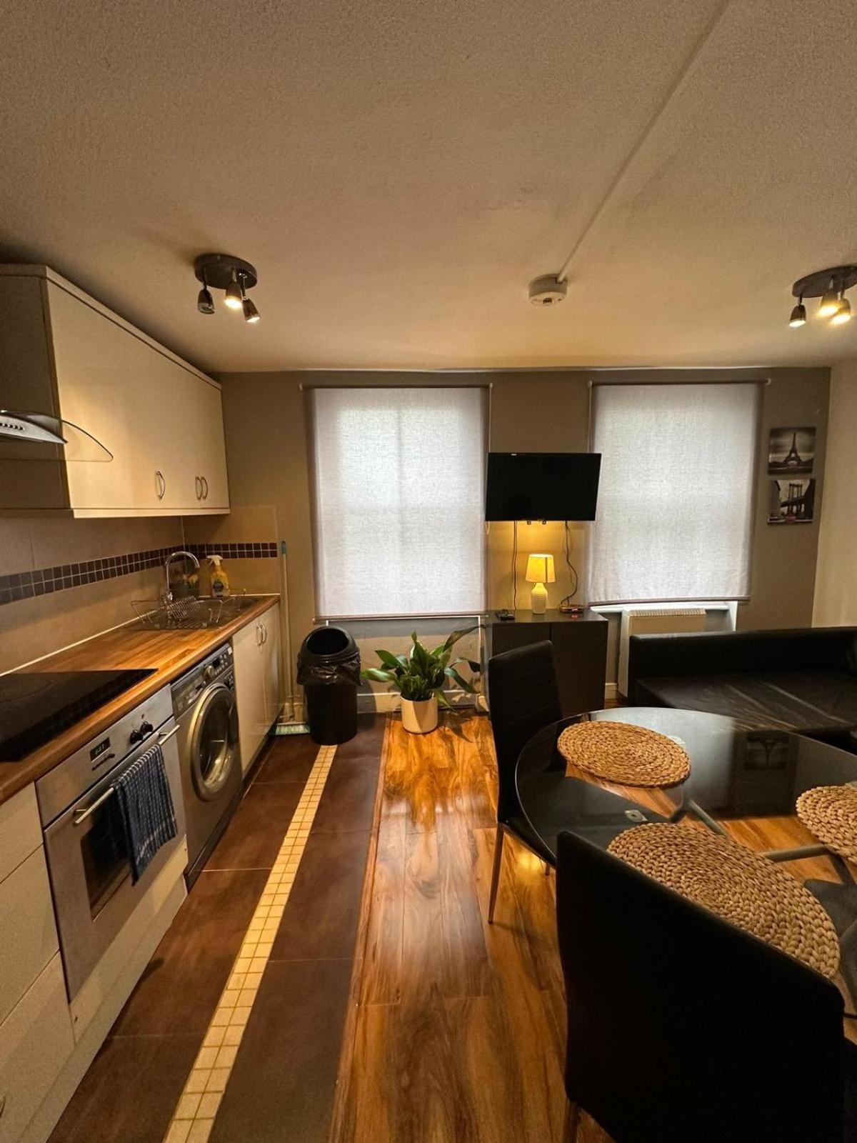 Lovely 2 Bedrooms Apartment Londra Dış mekan fotoğraf