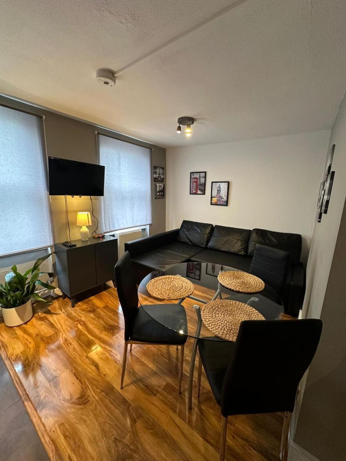 Lovely 2 Bedrooms Apartment Londra Dış mekan fotoğraf